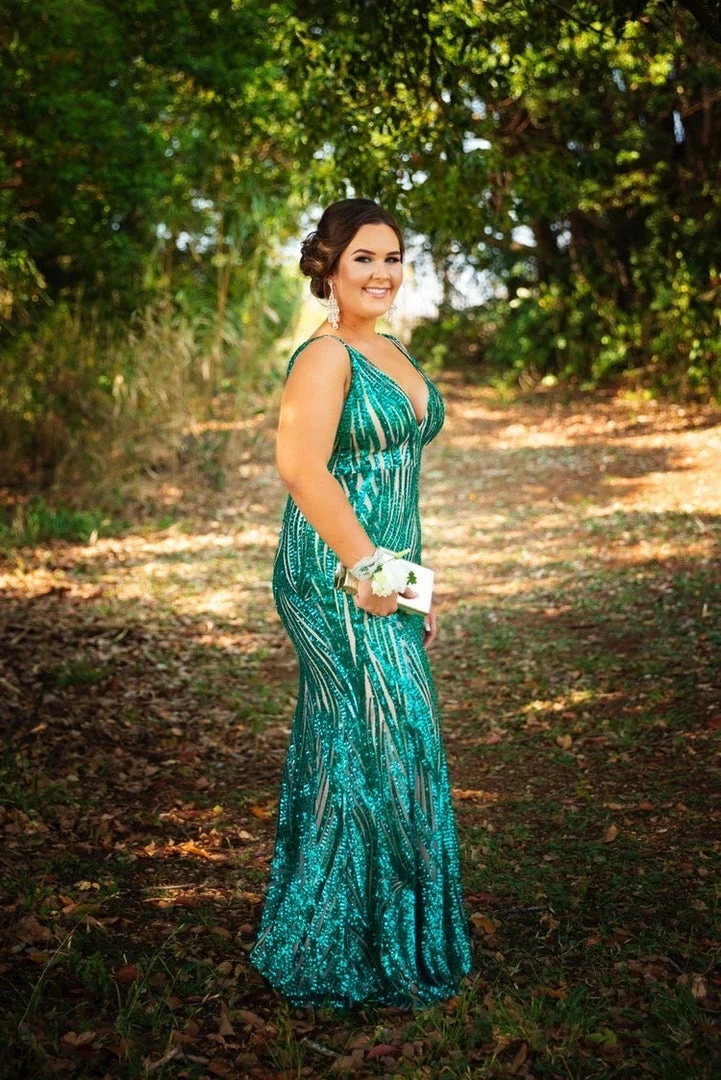 One Honey Boutique Honey Couture YASMIN Emerald Green Sequin Formal Gown NEW ARRIVALS 7 One Honey Boutique Honey Couture YASMIN Emerald Green Sequin Formal Gown NEW ARRIVALS